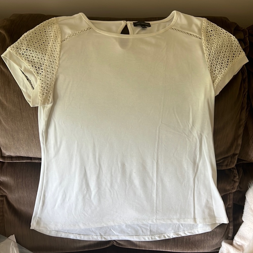 The Limited cream lace sleeve keyhole back top size M